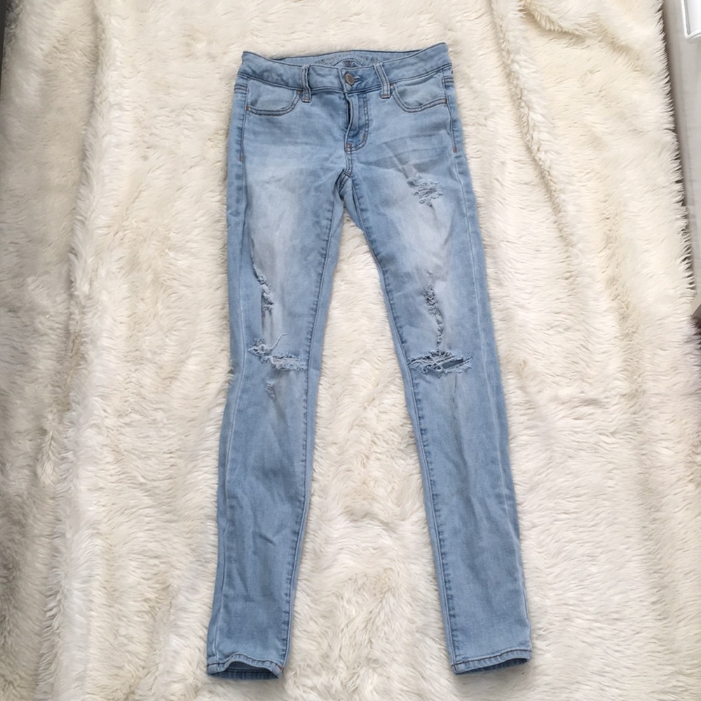 AE Distressed Light Wash Jeggings